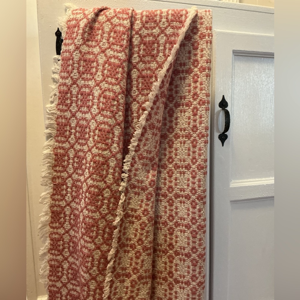 Vintage knit Tablecloth - Picture 8 of 11